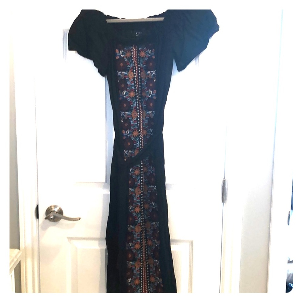 Beautiful off the shoulder dress!  Brand New!